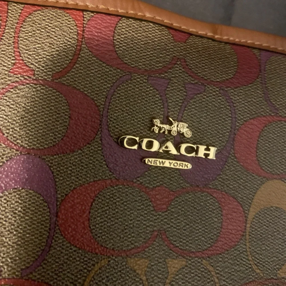 Coach rainbow city tote bag. - Picture 3 of 10